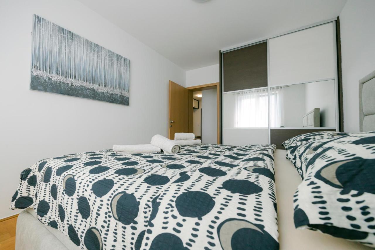 Ladenta Apartman*** Zagreb Bagian luar foto